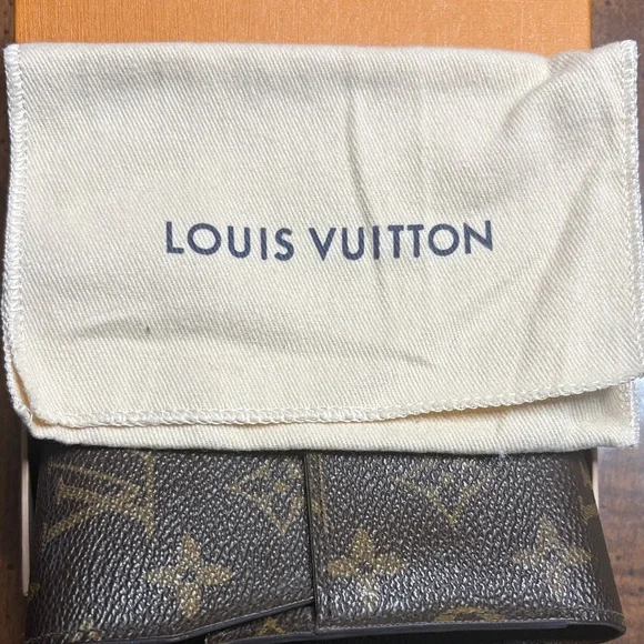 Louis Vuitton Brown Monogram Multi Purpose Case/Holder, Box & Dustbag - Picture 4 of 14
